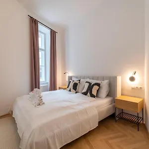 Apartment Josef's I Deluxe In Ideal Location, Vienna